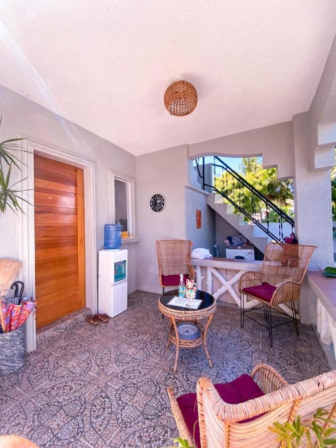 Bella'S Guest House Pooc Exterior foto